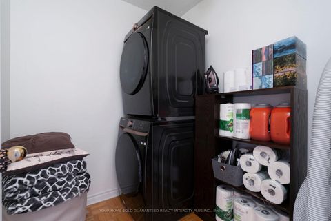 Photo 20 at 7 Storica Drive, Vellore Village, Vaughan