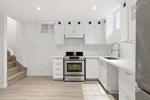 Photo 22 at 7 Storica Drive, Vellore Village, Vaughan