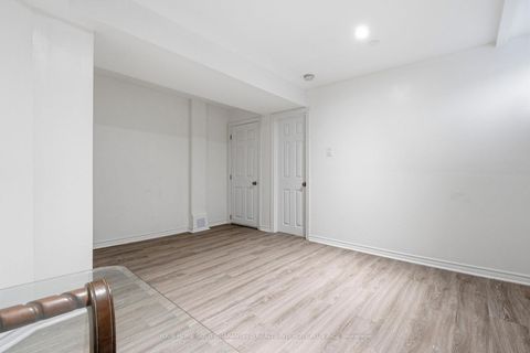 Photo 27 at 7 Storica Drive, Vellore Village, Vaughan