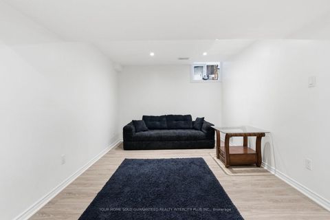 Photo 31 at 7 Storica Drive, Vellore Village, Vaughan