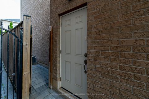 Photo 34 at 7 Storica Drive, Vellore Village, Vaughan