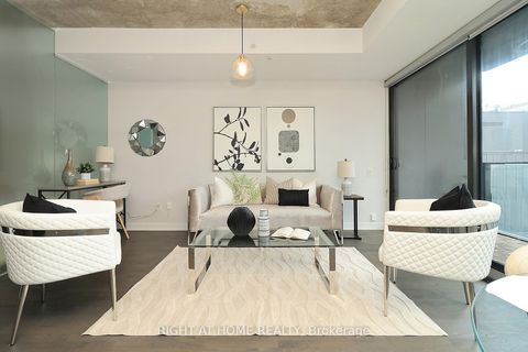 Photo 3 at 629 King Street W, Waterfront Communities C1, Toronto
