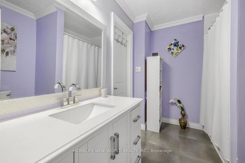 Photo 16 at 61 Poplar Crescent, Aurora Highlands, Aurora