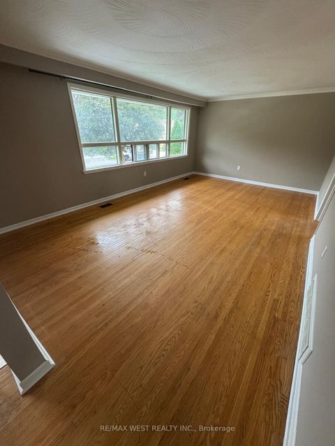 Photo 19 at 29 Fulwell Crescent, York University Heights, Toronto
