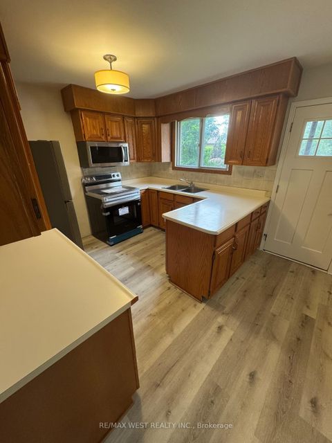 Photo 28 at 29 Fulwell Crescent, York University Heights, Toronto