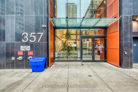 Photo 2 at 201 - 357 King Street W, Waterfront Communities C1, Toronto