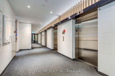Photo 3 at 201 - 357 King Street W, Waterfront Communities C1, Toronto