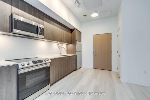 Photo 7 at 201 - 357 King Street W, Waterfront Communities C1, Toronto