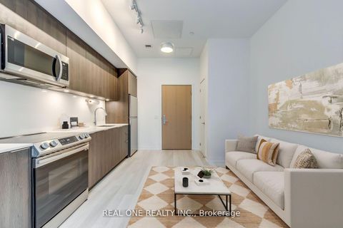 Photo 8 at 201 - 357 King Street W, Waterfront Communities C1, Toronto