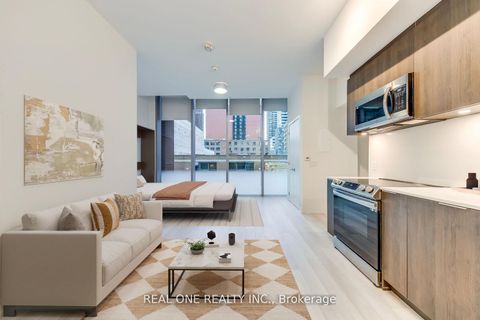 Photo 11 at 201 - 357 King Street W, Waterfront Communities C1, Toronto