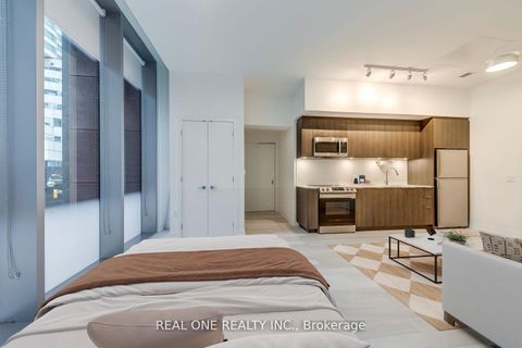 Photo 19 at 201 - 357 King Street W, Waterfront Communities C1, Toronto