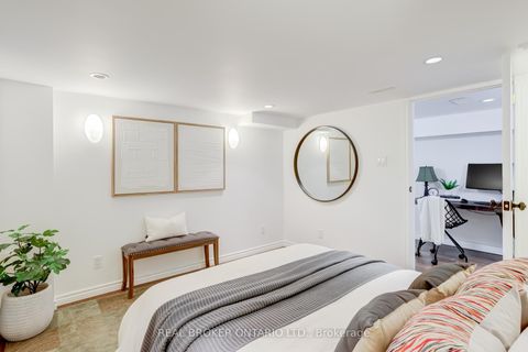 Photo 35 at 331 Millwood Road, Mount Pleasant East, Toronto