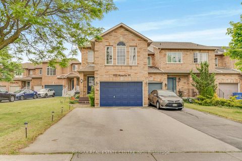 Photo 3 at 507 Rourke Place, College Manor, Newmarket