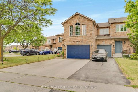 Photo 5 at 507 Rourke Place, College Manor, Newmarket