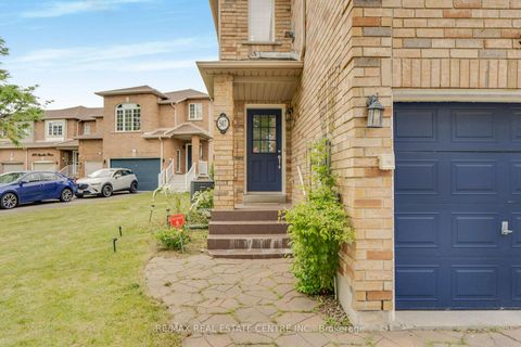 Photo 7 at 507 Rourke Place, College Manor, Newmarket