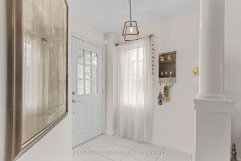 Photo 10 at 507 Rourke Place, College Manor, Newmarket