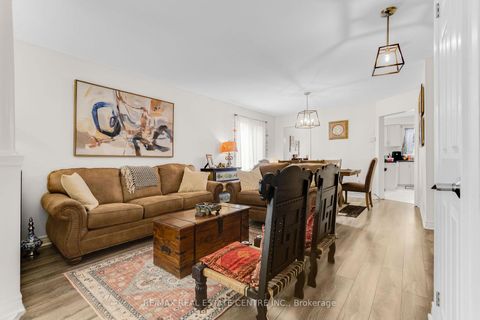 Photo 11 at 507 Rourke Place, College Manor, Newmarket
