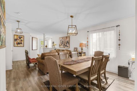 Photo 14 at 507 Rourke Place, College Manor, Newmarket
