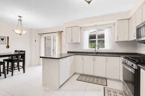 Photo 16 at 507 Rourke Place, College Manor, Newmarket