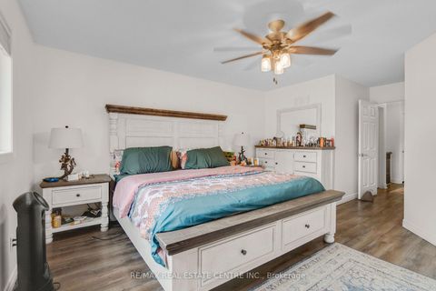 Photo 32 at 507 Rourke Place, College Manor, Newmarket