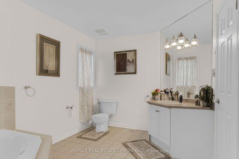 Photo 33 at 507 Rourke Place, College Manor, Newmarket