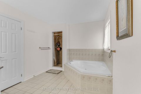 Photo 34 at 507 Rourke Place, College Manor, Newmarket
