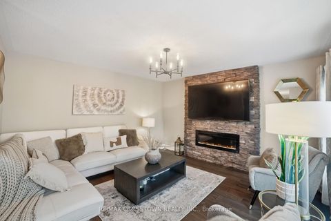 Photo 13 at 17 Counsellor Terrace, Shore, Barrie