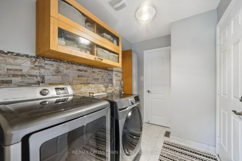 Photo 15 at 17 Counsellor Terrace, Shore, Barrie