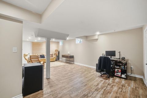 Photo 33 at 17 Counsellor Terrace, Shore, Barrie