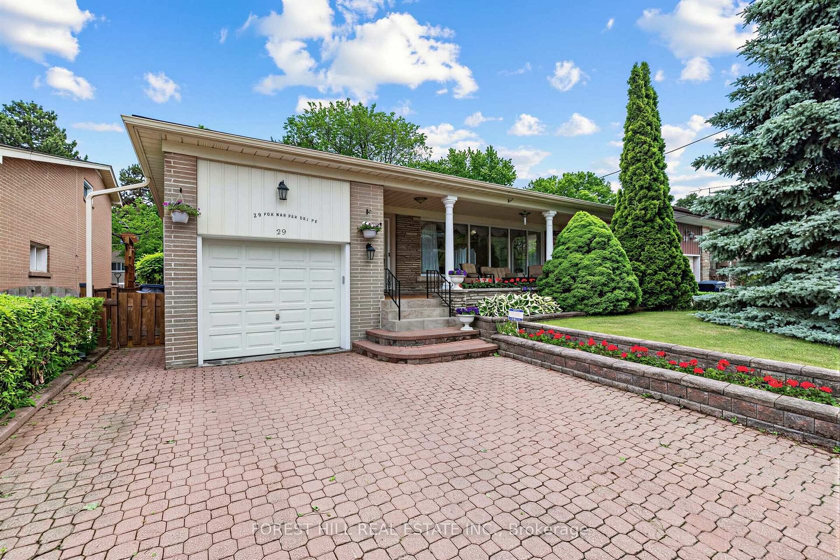 29 Foxwarren Drive, Bayview Village, Toronto photo number 2