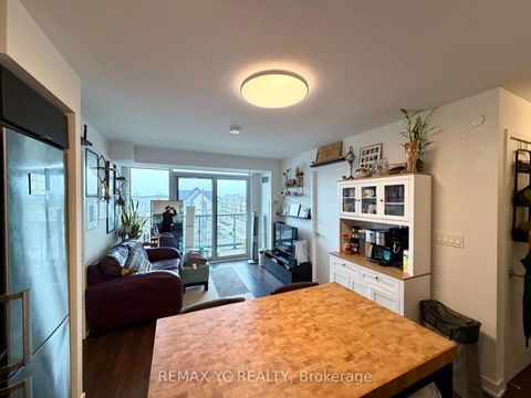 Photo 5 at 520 - 120 Varna Drive, Lawrence, Toronto