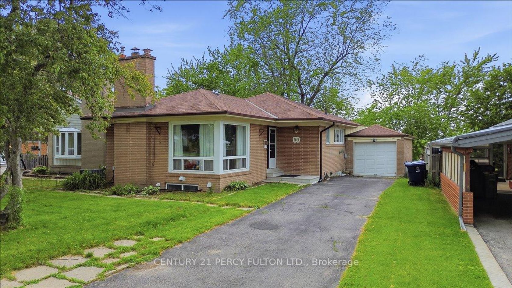 50 Mooregate Avenue, Ionview, Toronto photo number 2
