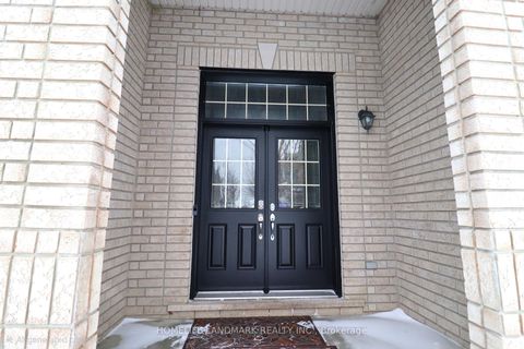 Photo 1 at 41 Mansard Drive, Jefferson, Richmond Hill
