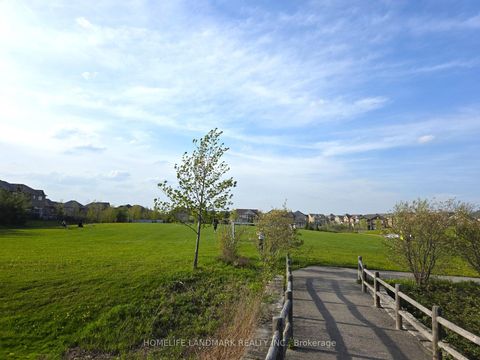 Photo 32 at 41 Mansard Drive, Jefferson, Richmond Hill