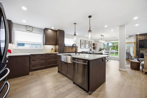 Photo 9 at 33 Brampton Road, Richview, Toronto