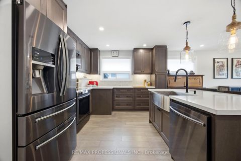 Photo 10 at 33 Brampton Road, Richview, Toronto
