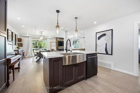 Photo 11 at 33 Brampton Road, Richview, Toronto
