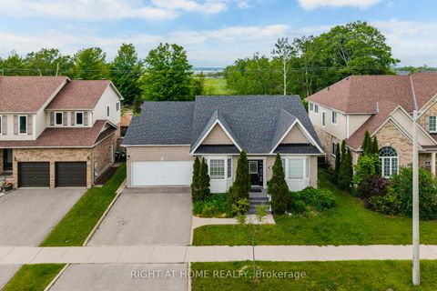 Photo 2 at 13 Thrushwood Drive, 400 West, Barrie