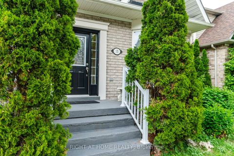 Photo 3 at 13 Thrushwood Drive, 400 West, Barrie