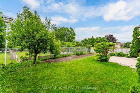 Photo 39 at 13 Thrushwood Drive, 400 West, Barrie