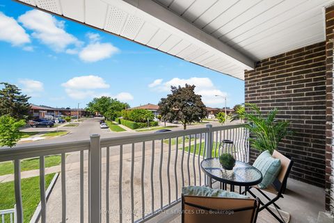 Photo 11 at 34 John Lindsay Court, Jane Heights, Toronto