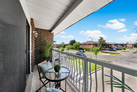 Photo 12 at 34 John Lindsay Court, Jane Heights, Toronto