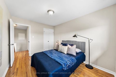 Photo 19 at 34 John Lindsay Court, Jane Heights, Toronto