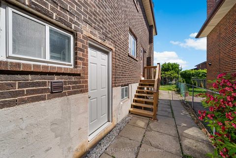 Photo 40 at 34 John Lindsay Court, Jane Heights, Toronto