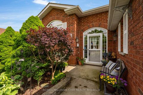 Photo 2 at 317 Harvie Road, Holly, Barrie
