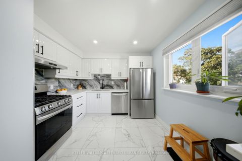 Photo 5 at 33 Cheatham Place, Malvern, Toronto