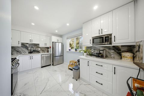 Photo 6 at 33 Cheatham Place, Malvern, Toronto