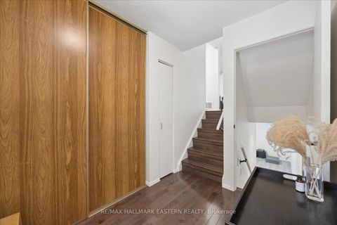 Photo 6 at 22 Valley Stream Drive, Milliken, Toronto