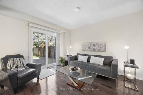 Photo 7 at 22 Valley Stream Drive, Milliken, Toronto