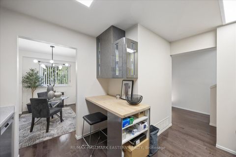 Photo 19 at 22 Valley Stream Drive, Milliken, Toronto